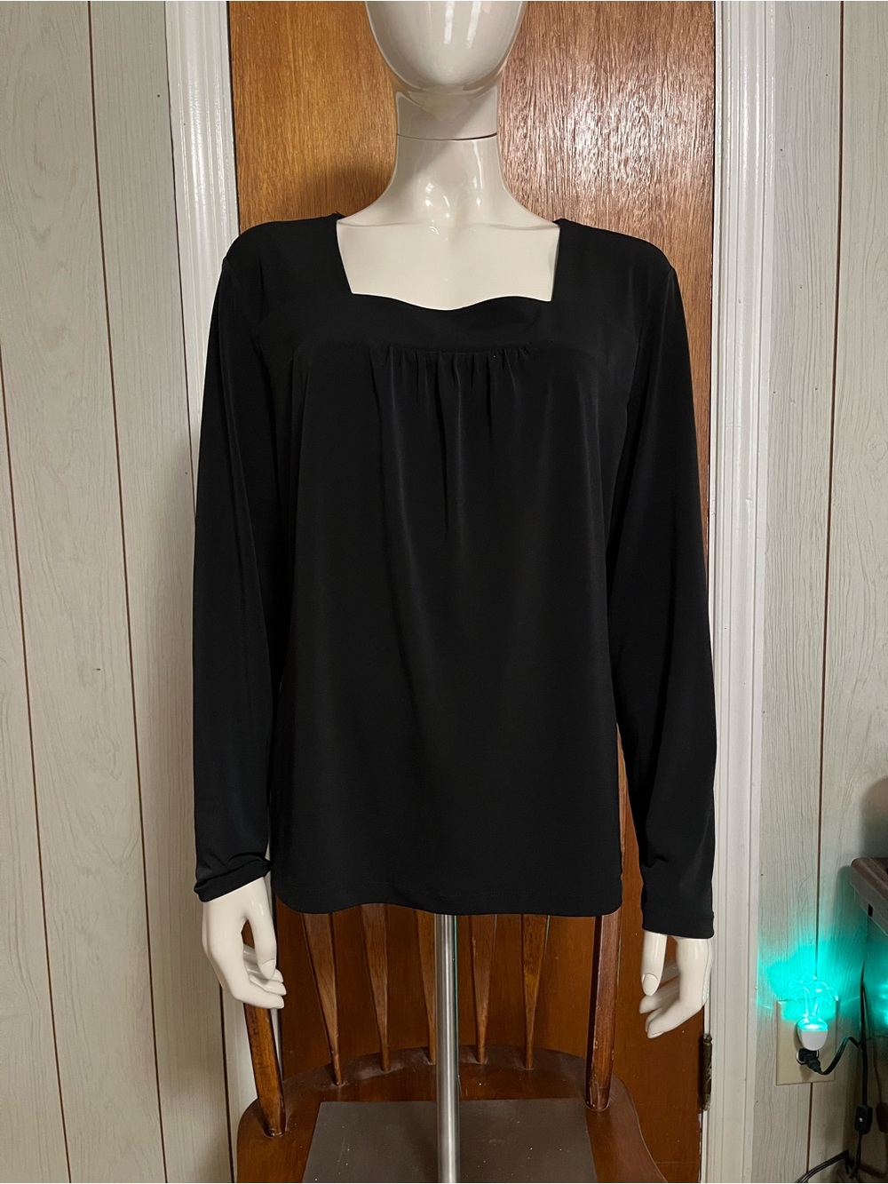 East 5th Black Long-Sleeve Square Neck Top